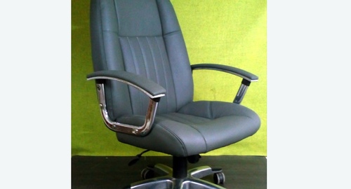 Перетяжка офисного кресла кожей. Борисоглебск